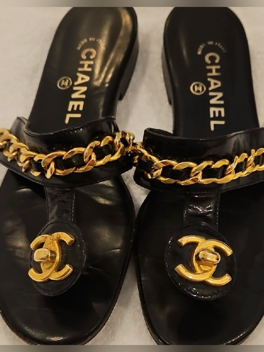 Vintage CHANEL White Leather Sandal with 24k Gold plated Chain and CC turnlock